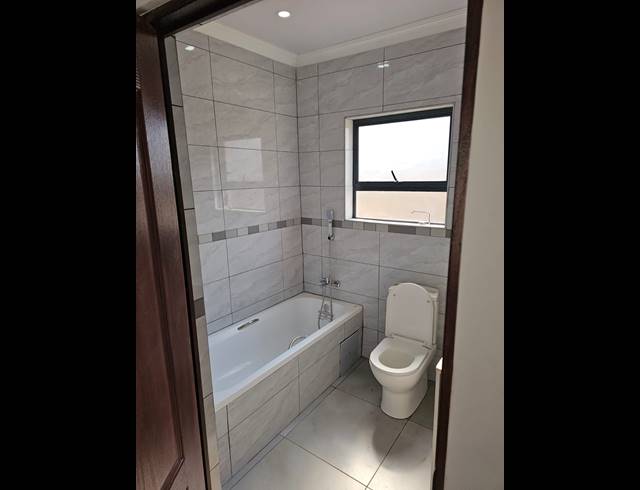 2 BEDROOM FLAT FOR SALE IN MELODIE